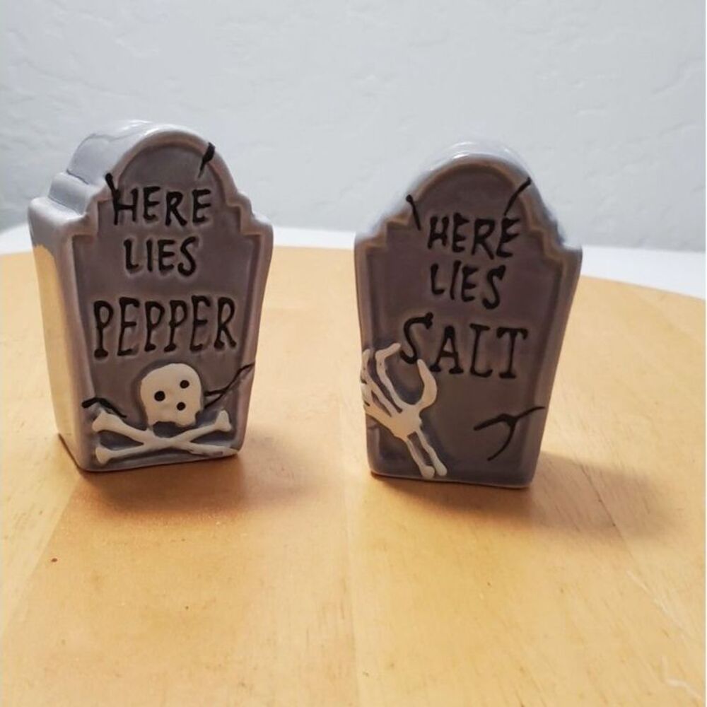 Tombstone Halloween Salt and Pepper Shakers